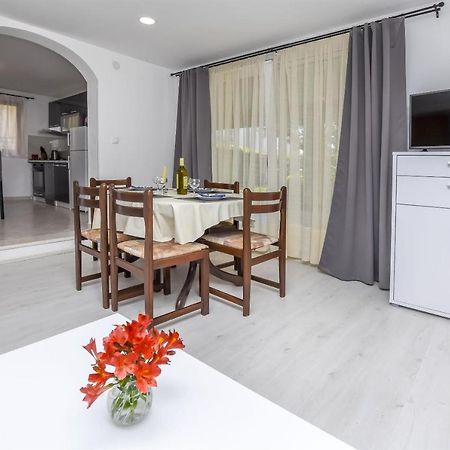 Apartments Viktor Rogoznica  Luaran gambar