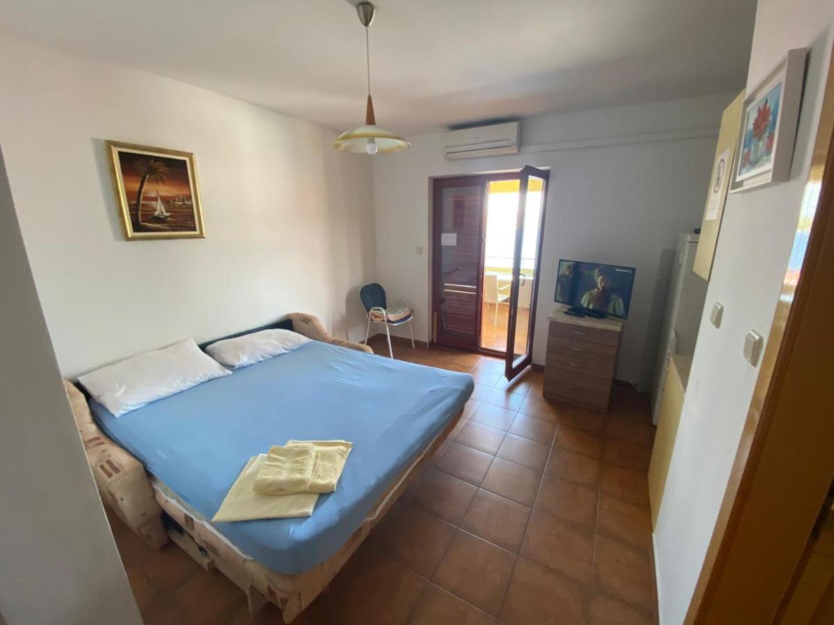 Apartments Viktor Rogoznica  Luaran gambar