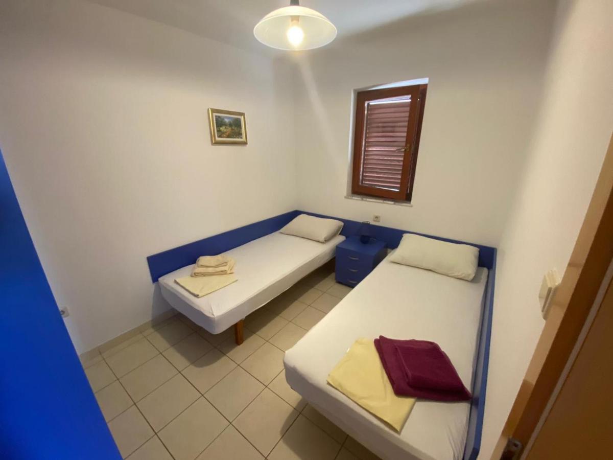 Apartments Viktor Rogoznica  Luaran gambar