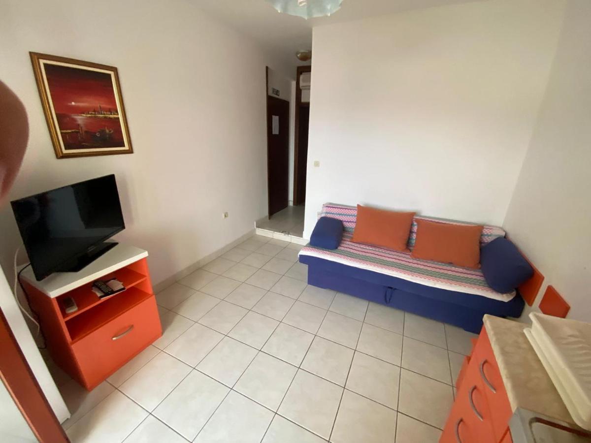 Apartments Viktor Rogoznica  Luaran gambar