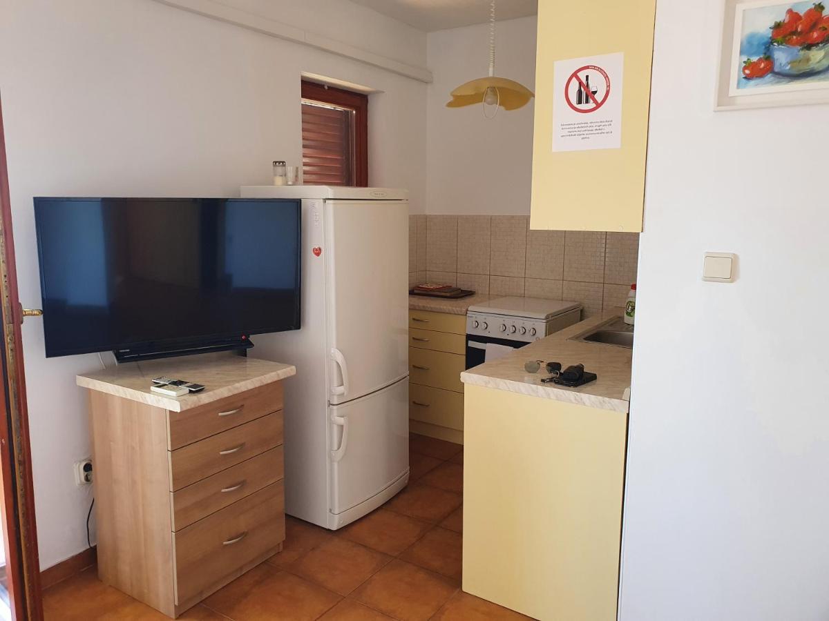 Apartments Viktor Rogoznica  Luaran gambar
