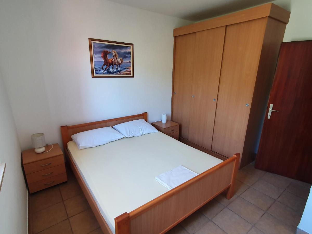 Apartments Viktor Rogoznica  Luaran gambar