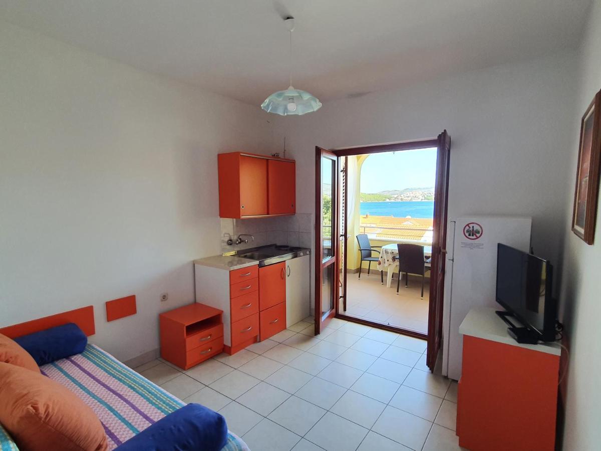 Apartments Viktor Rogoznica  Luaran gambar