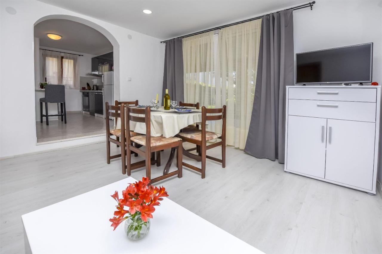 Apartments Viktor Rogoznica  Luaran gambar