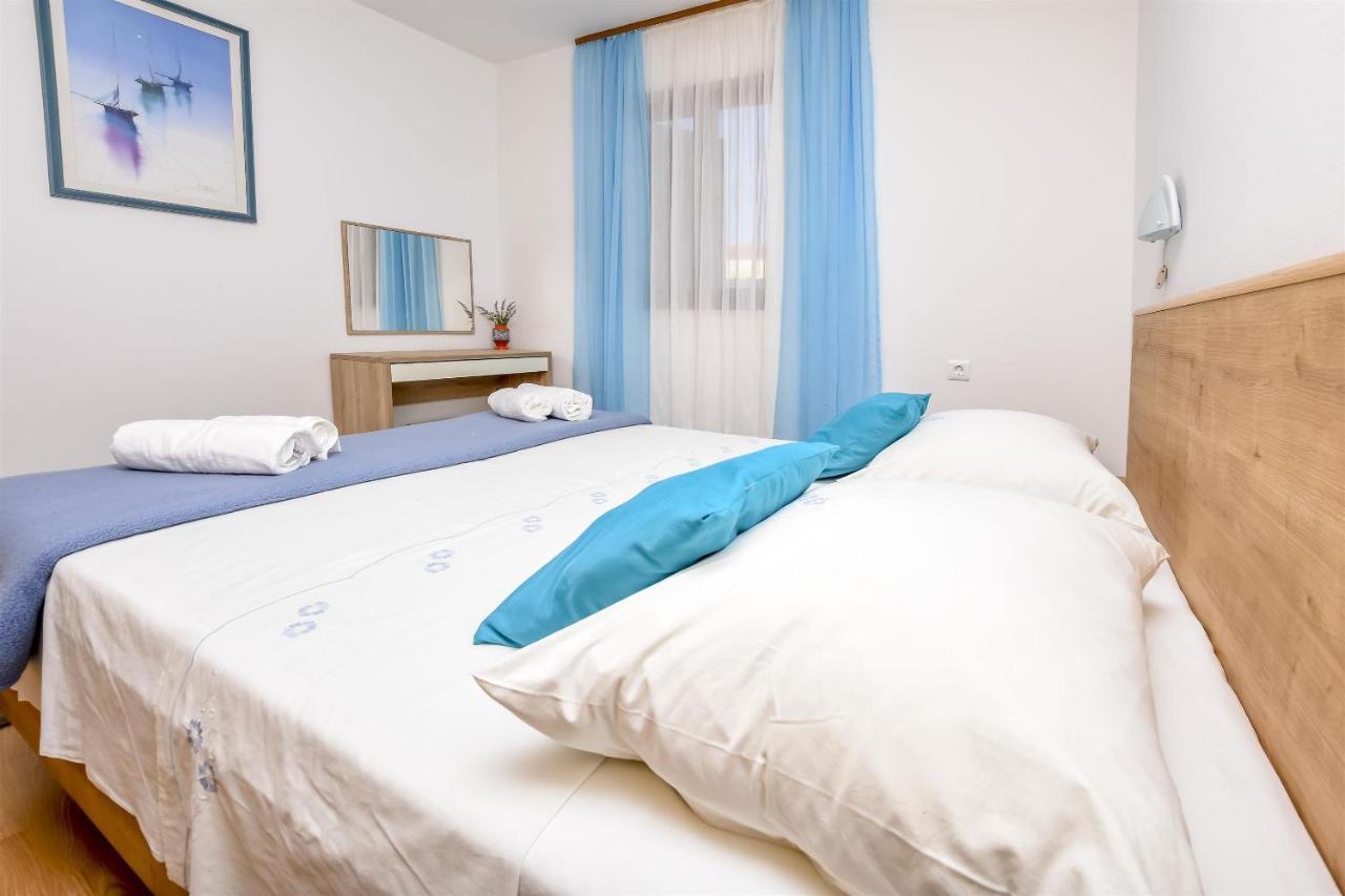 Apartments Viktor Rogoznica  Luaran gambar