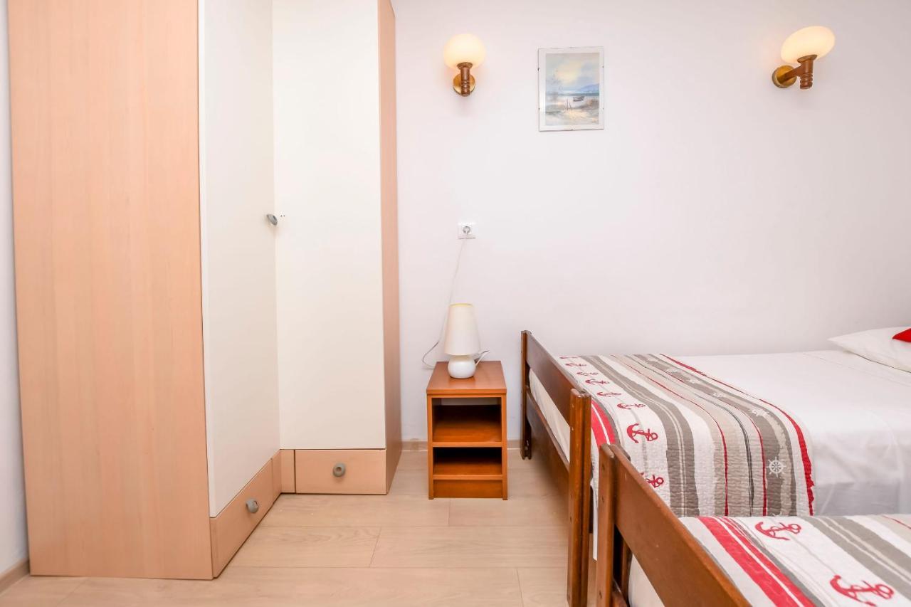 Apartments Viktor Rogoznica  Luaran gambar
