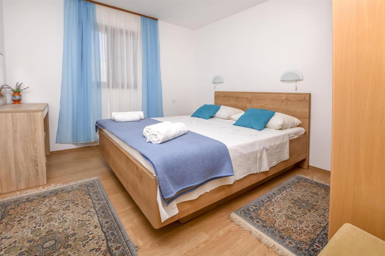 Apartments Viktor Rogoznica  Luaran gambar